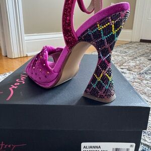 Betsy Johnson Alianna Magenta multi heels